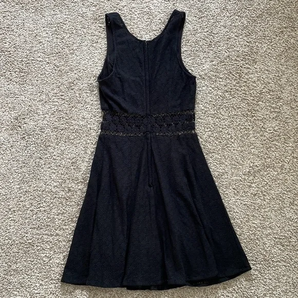 📦 🚚 EVERYTHING MUST GO! Free People Black Daisy Cutout Dress | 2 - Picture 2 of 6